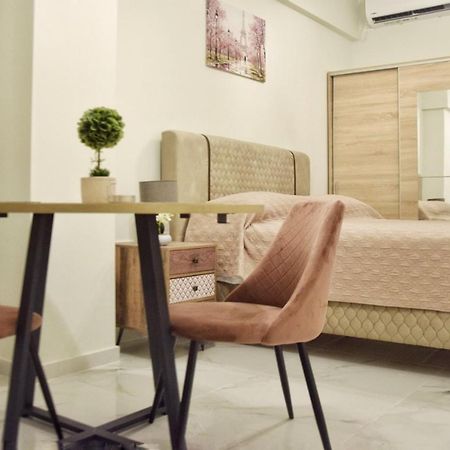 Dionisooss Apartment Atenas Exterior foto