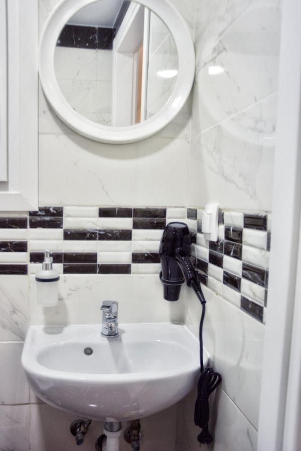 Dionisooss Apartment Atenas Exterior foto