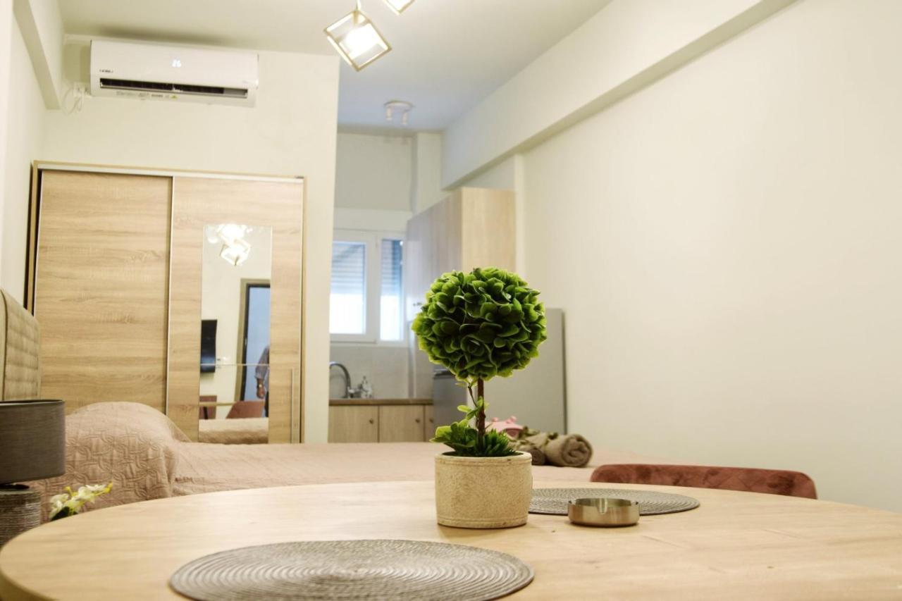 Dionisooss Apartment Atenas Exterior foto